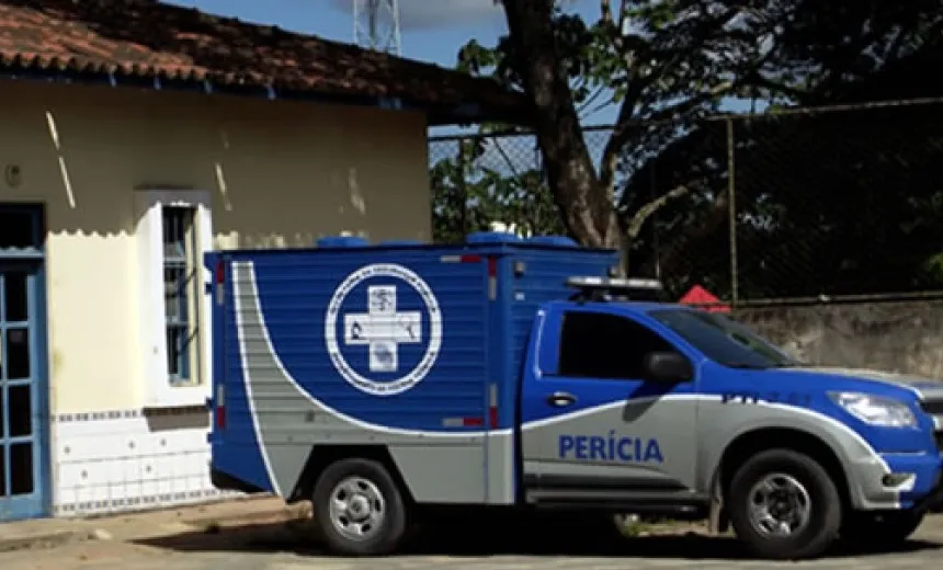 Caseiro mata esposa com golpes de facão e depois se suicida em Porto Seguro