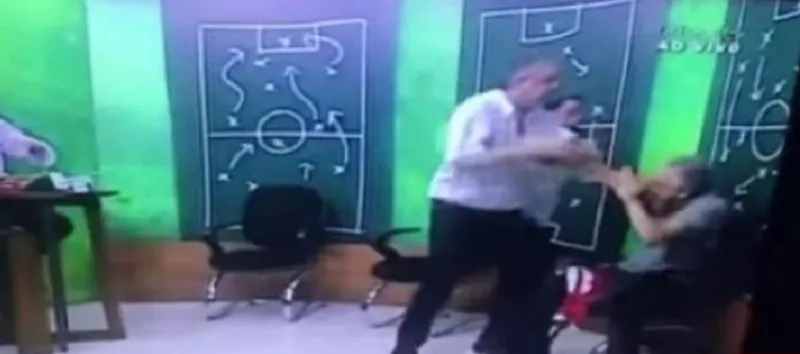 ‘PAU QUEBROU!’: Ex- presidente do Internacional agride jornalista; Veja o vídeo