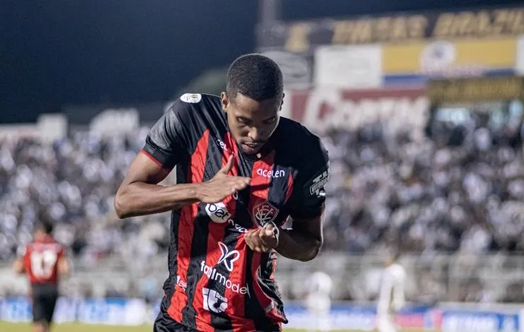 Vitória enfrenta ABC com chances de voltar à liderança; Leão tem novo contratado