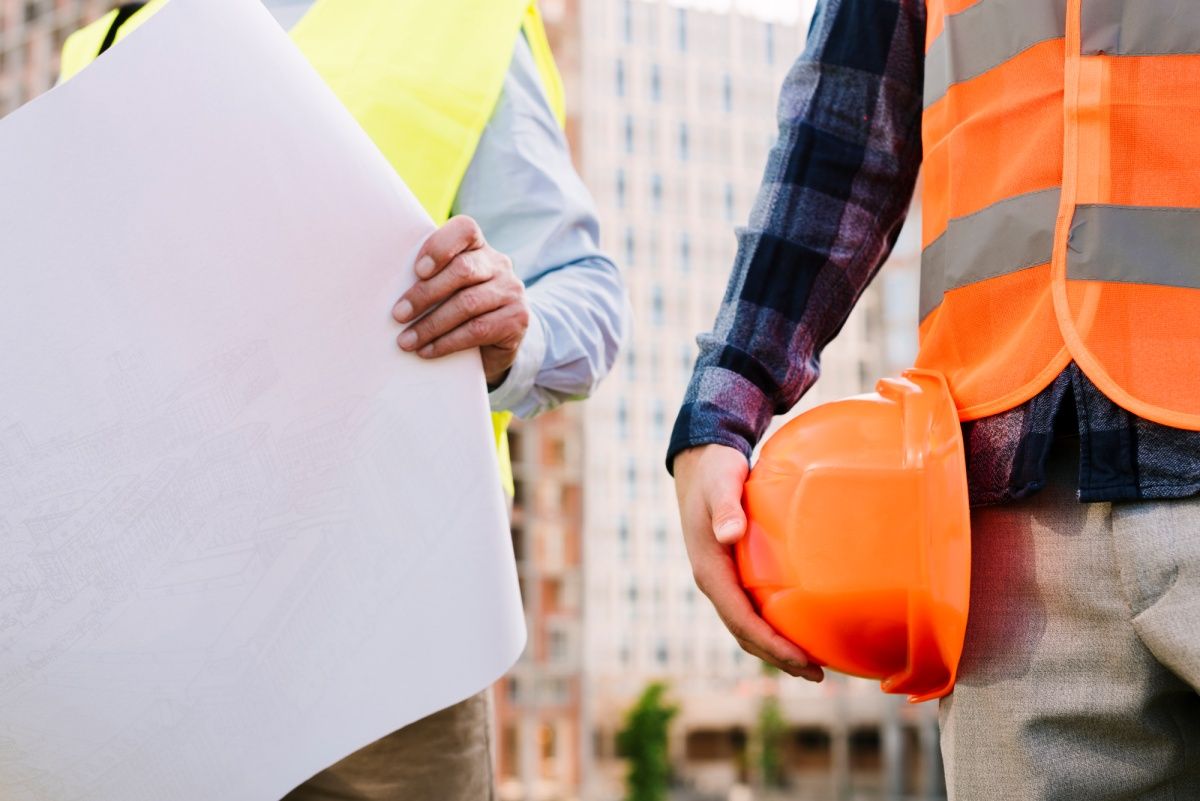 Nas vagas de emprego disponíveis no SIMM e SineBahia estão: mestre de obras, auxiliar de limpeza, telemarketing, vendedor e marceneiro. Foto: Ilustrativa/Freepik