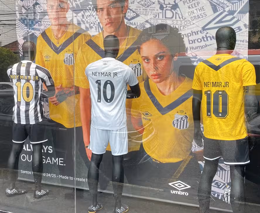 Santos já começou a vender camisas personalizadas com o nome 