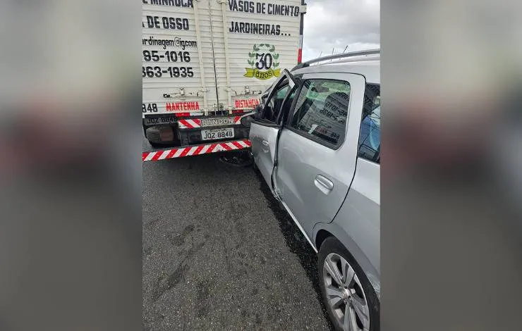 Homem é preso após roubar carro e provocar acidente durante fuga da polícia