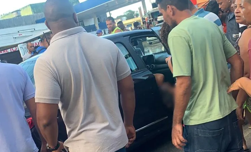 Urgente! Casal é executado por diversos tiros dentro de carro na Estrada das Barreiras