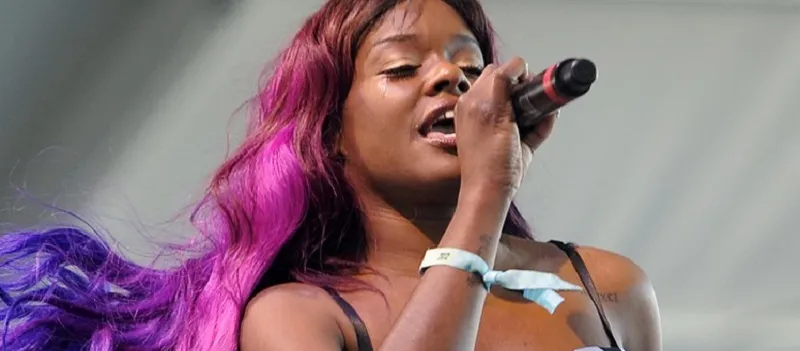 PEGOU AR: Após ofender brasileiros, Azealia Banks recebe críticas nas redes sociais