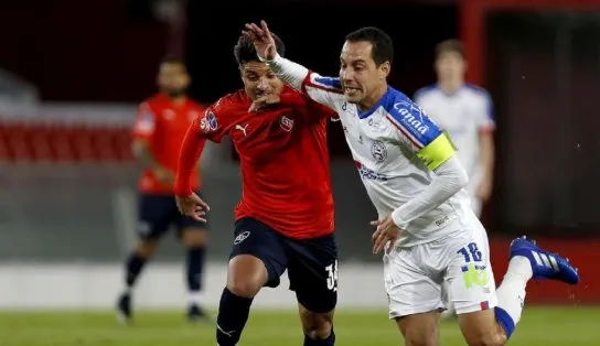 Bahia vacila, dá gol de graça ao Independiente e tem possibilidade improvável de classificação na Sul-Americana