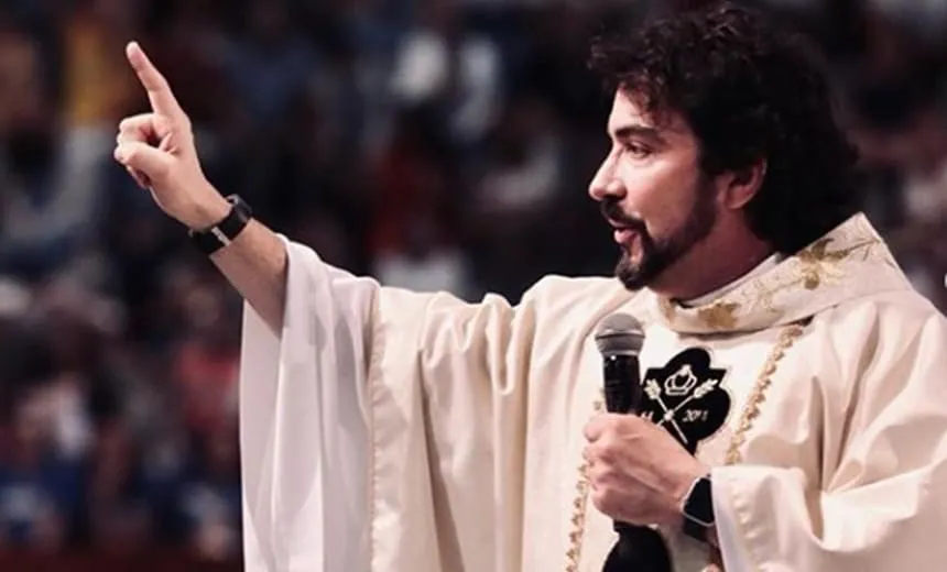 Padre Fábio de Melo critica ?doações? da Vale e compara empresa a um ‘bandido’; veja