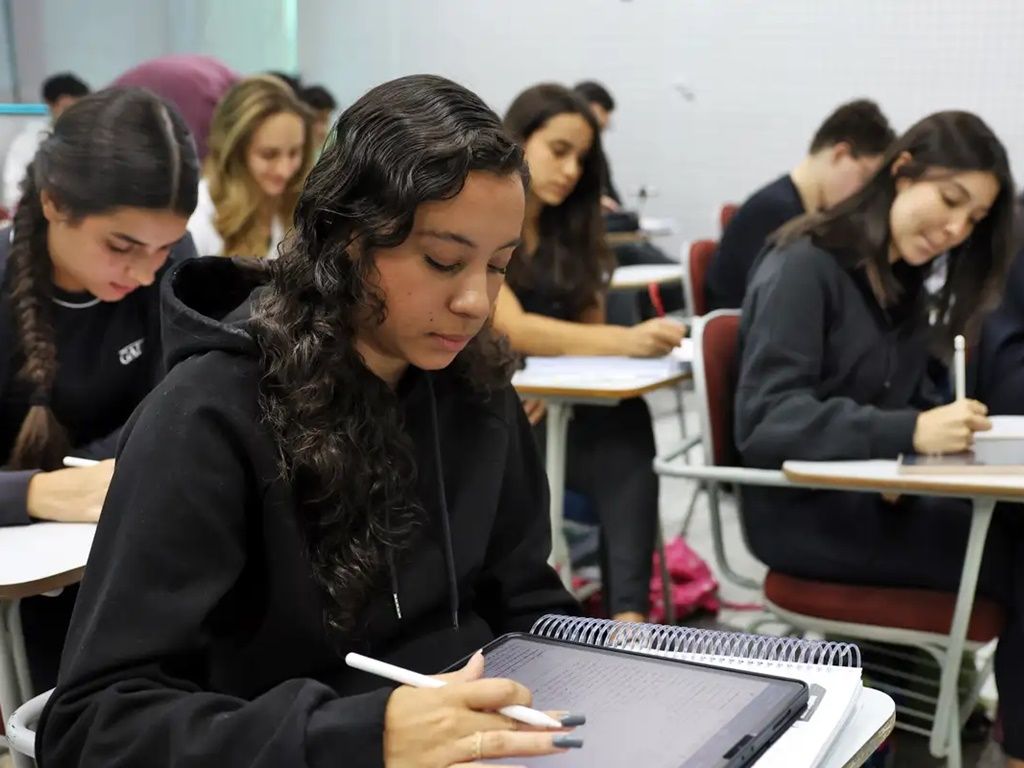 Os estudantes podem usar o Enem como conclusão para o Ensino Médio, a partir de alguns requisitos. Foto: Agência Brasil