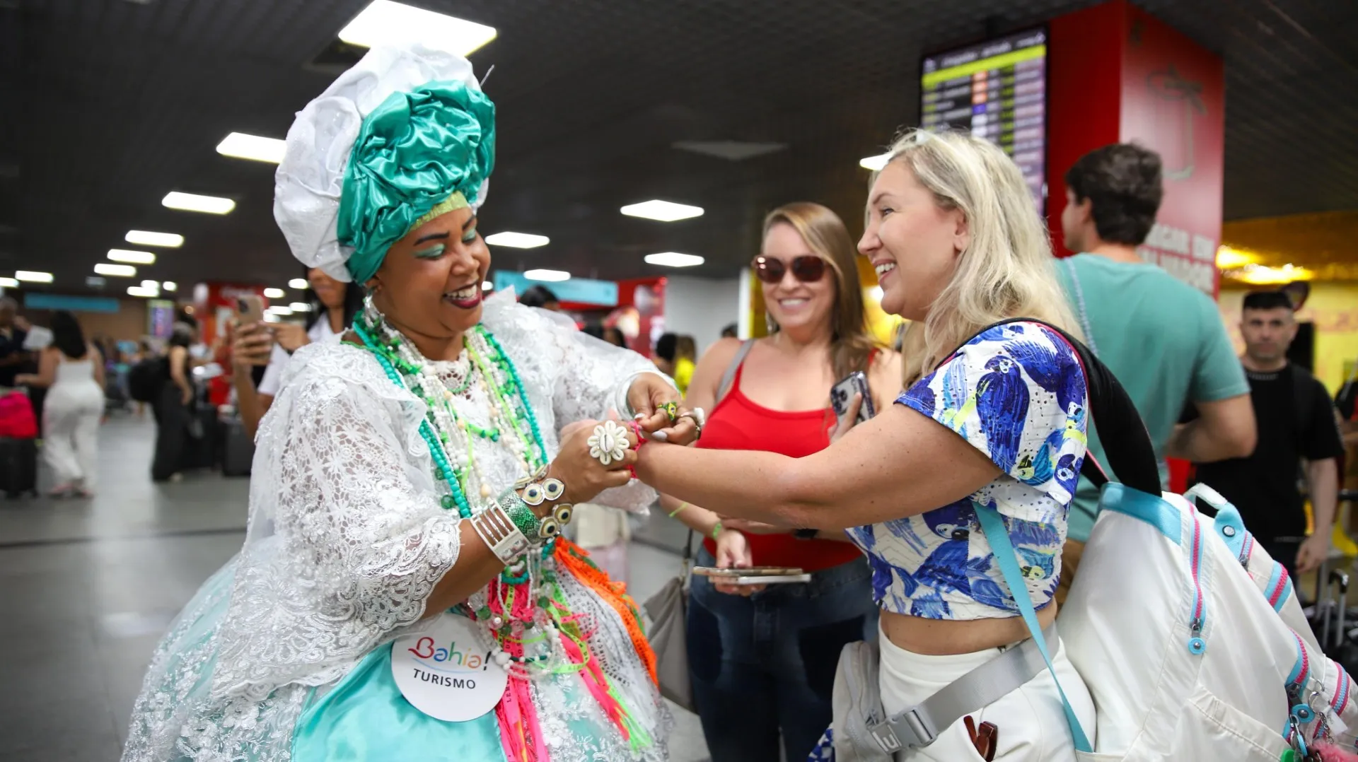 Carnaval injeta R$ 8 bilhões na Bahia com 3,7 milhões de turistas