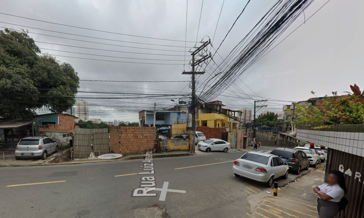 Moradores flagram intensa troca de tiros entre PMs e criminosos em Salvador.Foto: Google Streer View