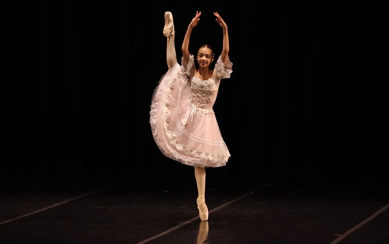 Bolshoi aprova bailarina baiana de 11 anos após fazer história em Joinville