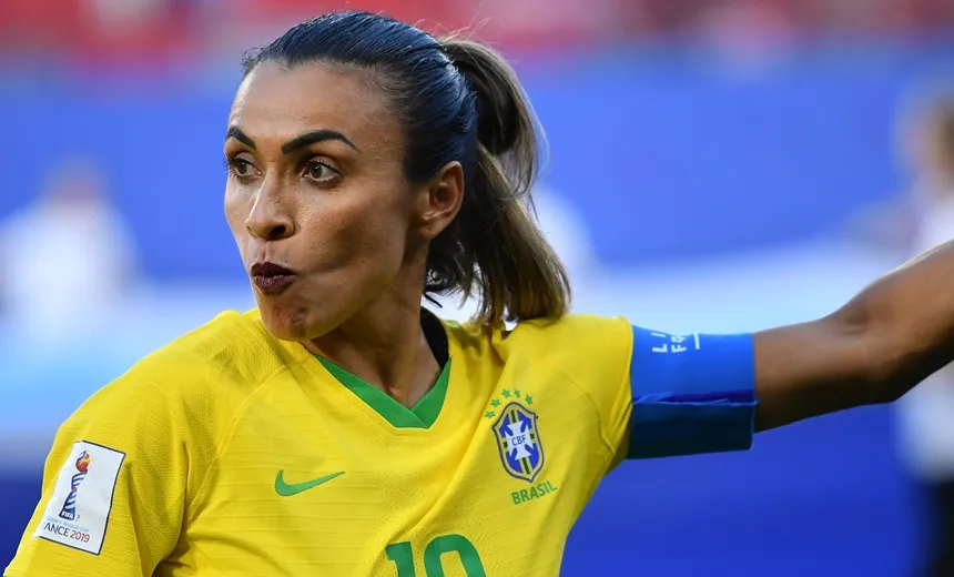 Batom usado por Marta pode gerar problemas com a Fifa; entenda