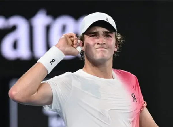 Copa Davis: João Fonseca vence grego e Brasil sai na frente