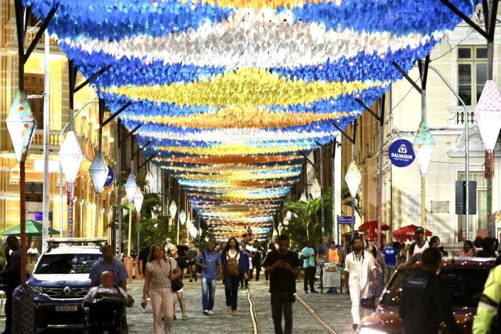 São João de Salvador terá túnel com 400 metros de bandeirolas no Pelourinho