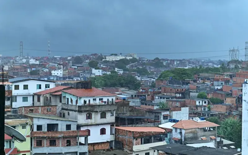Acompanhar alertas meteorol&oacute;gicos e avisos da Defesa Civil pelos sites oficiais ajuda a evitar &aacute;reas de risco durante tempestades/Foto: Jefferson Peixoto/Secom PMS&nbsp;