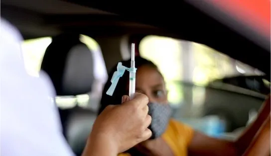 Bahia aprova inclusão de pessoas com autismo e novos grupos na vacinação prioritária contra Covid