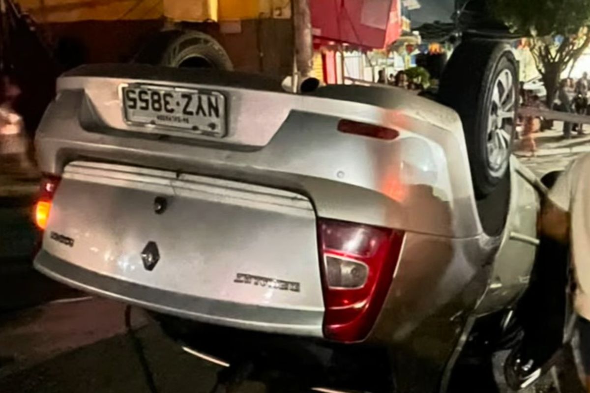 Carro capota em Periperi. Foto: Reprodução | Alô Juca