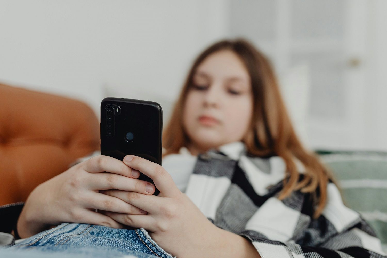 A FOMO, sigla para fear of missing out, ou medo de ficar de fora, é uma sensação de ansiedade. | Foto: Ilustrativa/Pexels