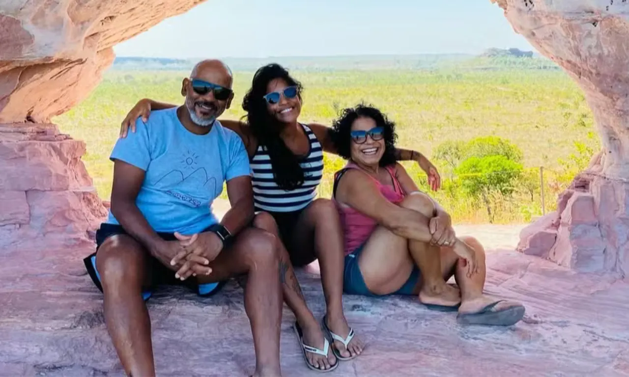 'Espero voltar com ela viva', diz pai de brasileira presa em vulcão na Indonésia