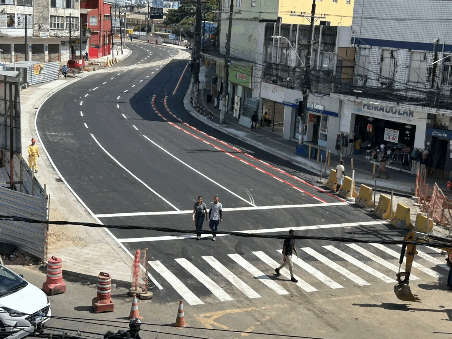 Avanço das obras do VLT antecipa reabertura de trecho da Avenida Jequitáia, em Salvador