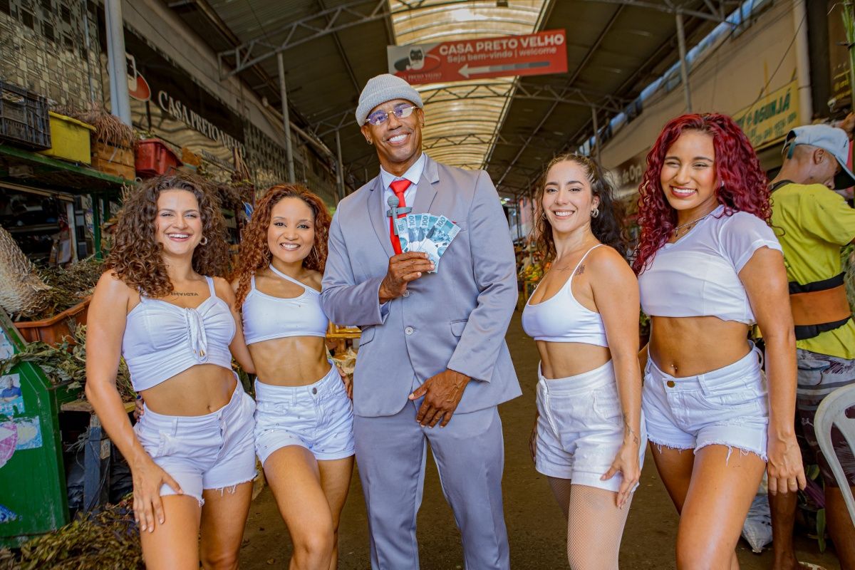 A banda Pagod&rsquo;art lan&ccedil;ou a m&uacute;sica &ldquo;Posso Perguntar&rdquo;, sua aposta para o Carnaval 2026 e que homenageia o apresentador e fundador do SBT, Silvio Santos. Foto: Divulga&ccedil;&atilde;o