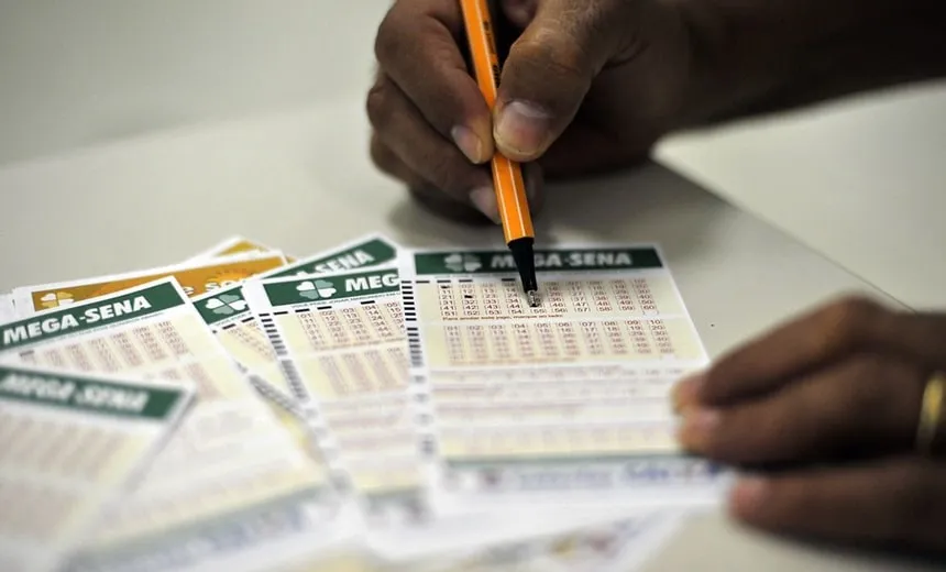Mega-Sena acumula e pode pagar R$ 10 milhões