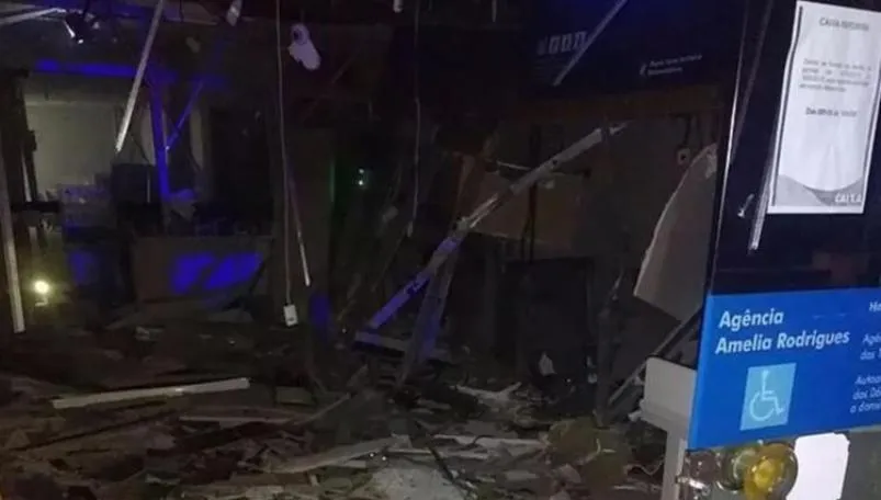 ‘CENÁRIO DE GUERRA’: Agência bancária fica destruída após ação criminosa em Amélia Rodrigues