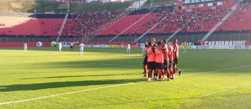 FRIO, FRIO: Em jogo fraco, “mistão” do Vitória bate a Jacuipense no Barradão