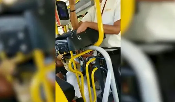 Vídeo: bloqueio no trânsito do Campo Grande provoca briga entre rodoviário e passageira; ?quem determina aqui sou eu,  meu irmão?