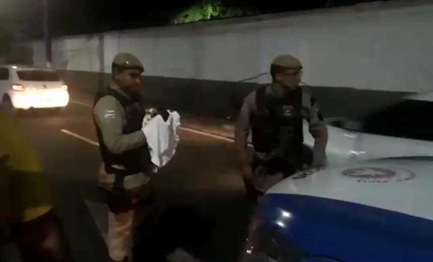 VÍDEO: após briga de casal, bebê é abandonado em rua, no bairro de Nazaré
