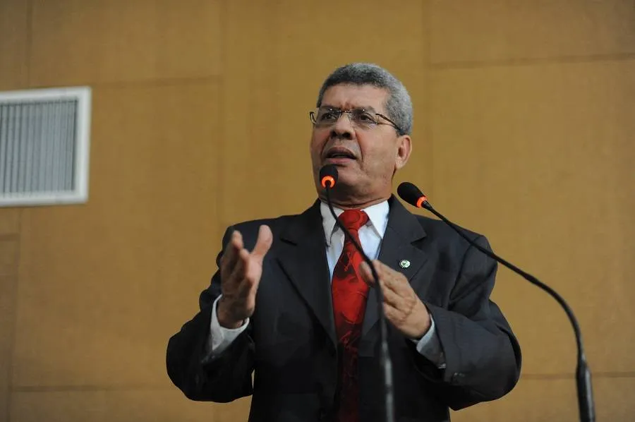 Zé Raimundo assume interinamente presidência da AL-BA