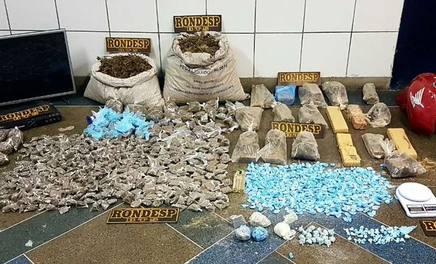 “BOCA QUENTE”: Polícia “estoura” laboratório do tráfico em Pirajá e faz grande apreensão
