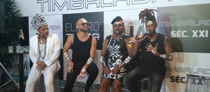 DE CARA NOVA: Carlinhos Brown anuncia três novos cantores para banda Timbalada