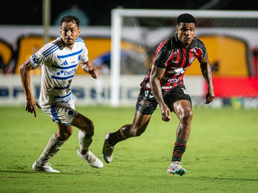 o Vitória é o 16º colocado, com 11 pontos, podendo voltar para a zona caso o Vasco empate ou vença o São Paulo. Foto: Victor Ferreira/EC Vitória