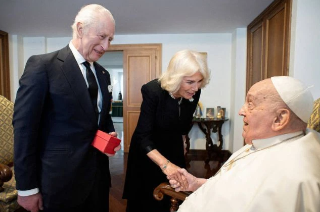 Rei Charles III e Rainha Camilla visitam Papa Francisco no Vaticano | Reprodução/Royal Family