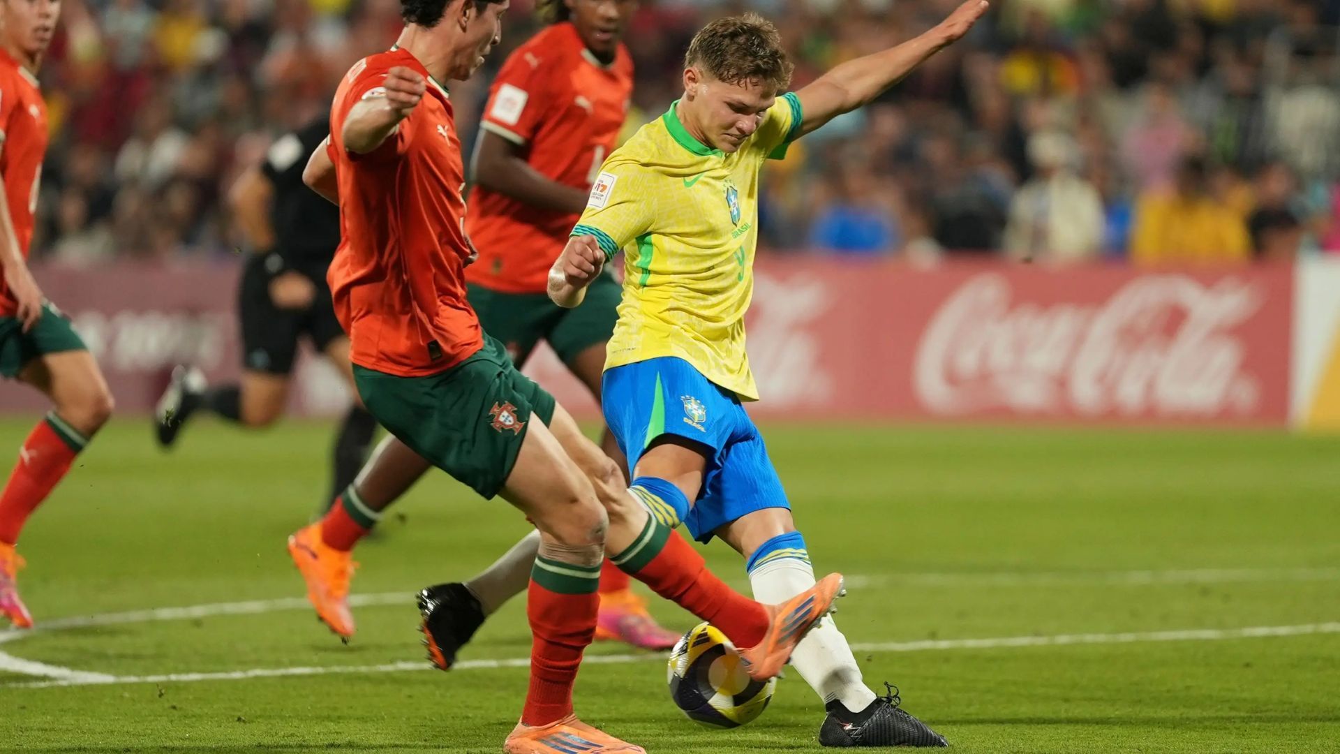 Dell, da base do Bahia, tem se destacado com a camisa do Brasil | Foto: Nelson Therme/CBF