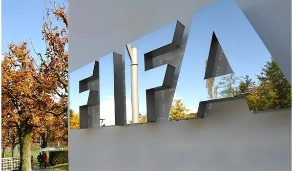 Coronavírus: Fifa e dirigentes do mundo do futebol buscam acordos para reduzir salários de jogadores