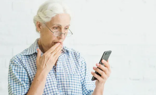Seguran&ccedil;a online para idosos &eacute; um assunto importante no meio digital. Foto: Freepik