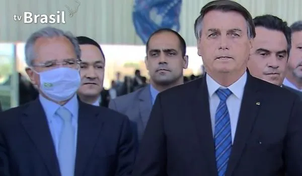 Governo anuncia novo valor do "Coronavoucher" e diz que auxílio será estendido por mais quatro meses 