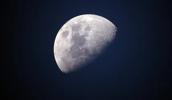 Eclipse lunar acontece nesta sexta-feira e pode ser acompanhado do Brasil; saiba mais