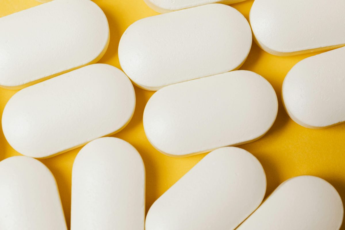 Anvisa aprova novo medicamento para doença rara que afeta rins, coração e sistema nervoso