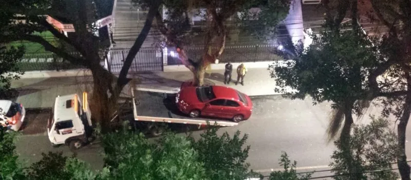 ‘TÁ REBOCADO’: Moradores da Graça se revoltam após terem carros rebocados pela Transalvador
