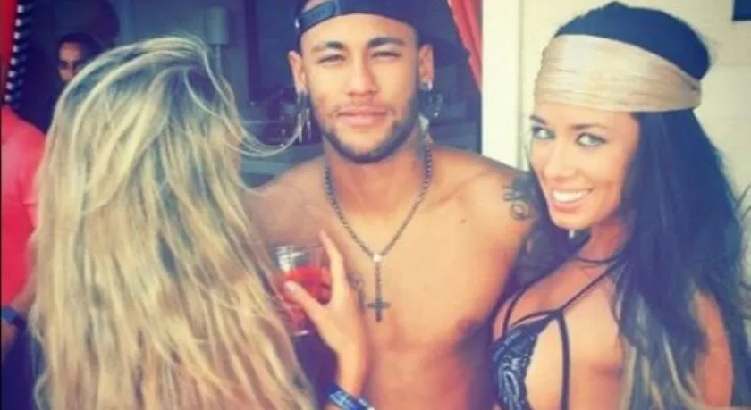 OSTENTAÇÃO: Vaza novo vídeo de Neymar se divertindo com mulheres e champanhe em Las Vegas; Confira