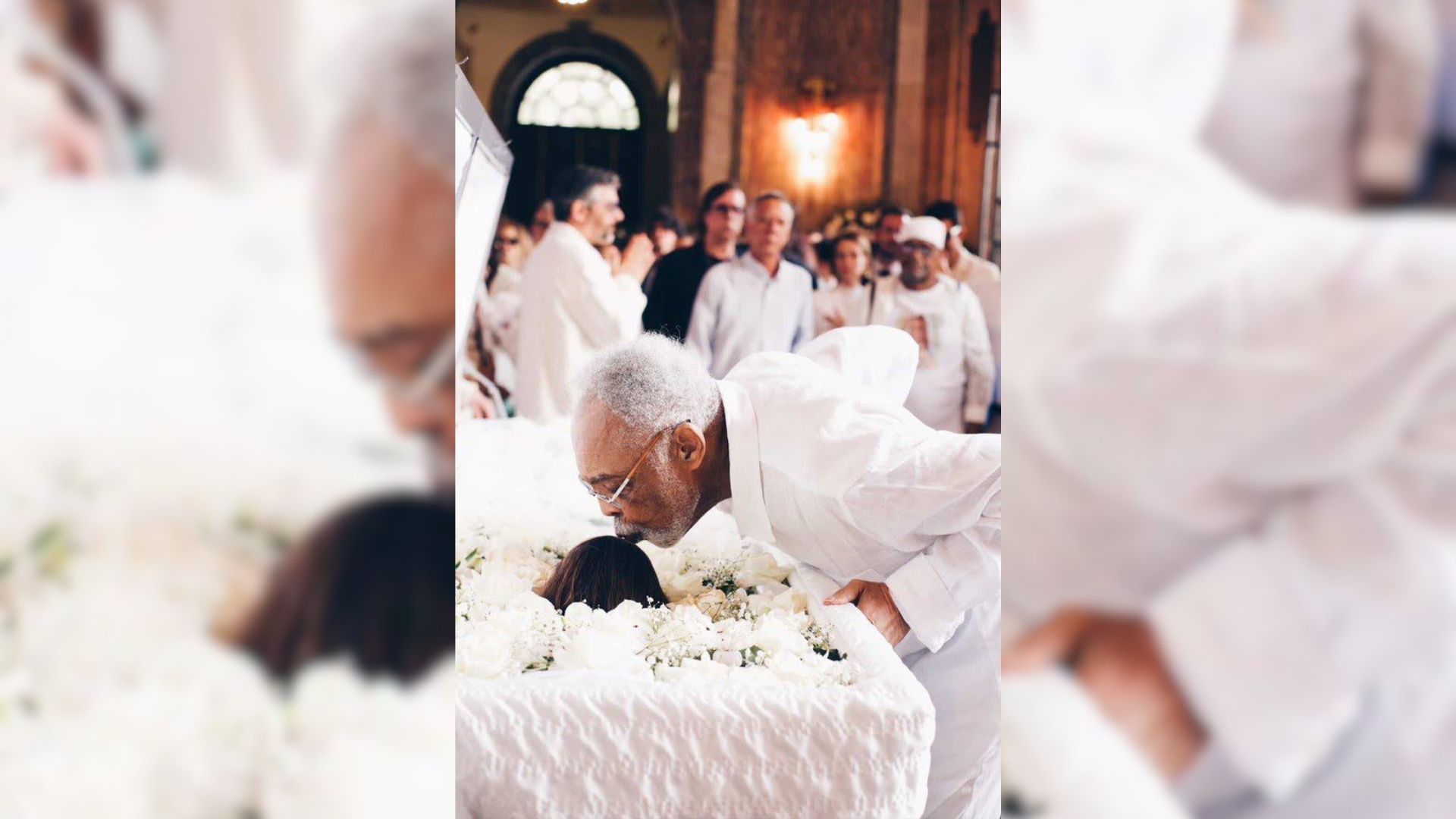 Gilberto Gil se despede da filha, Preta Gil | Foto: Lia Maciel/MKT Cemitério da Penitência