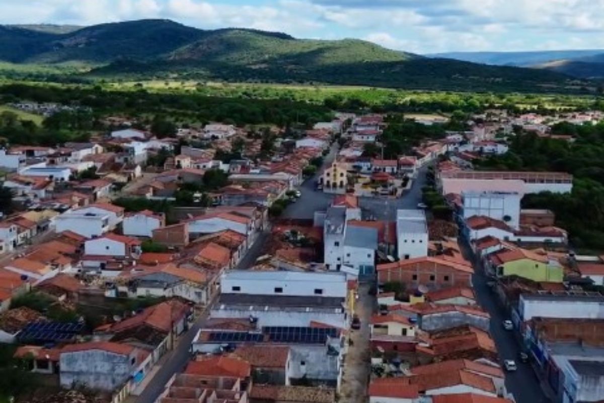 Casal Est&aacute; Preso Por Viola&ccedil;&atilde;o De Viol&ecirc;ncia E Explora&ccedil;&atilde;o Sexual Infantil Na Chapada Diamantina. | Foto: @dronealizando