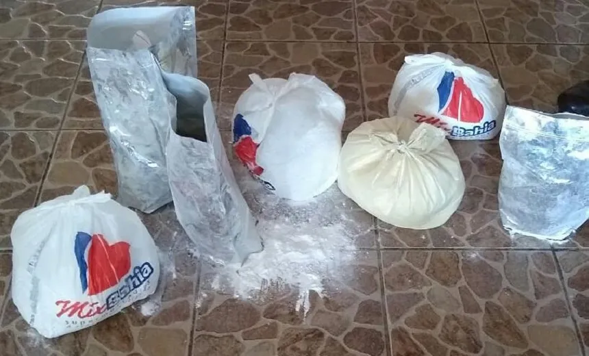 Ação da PM desmonta laboratório para refino de cocaína em Arembepe