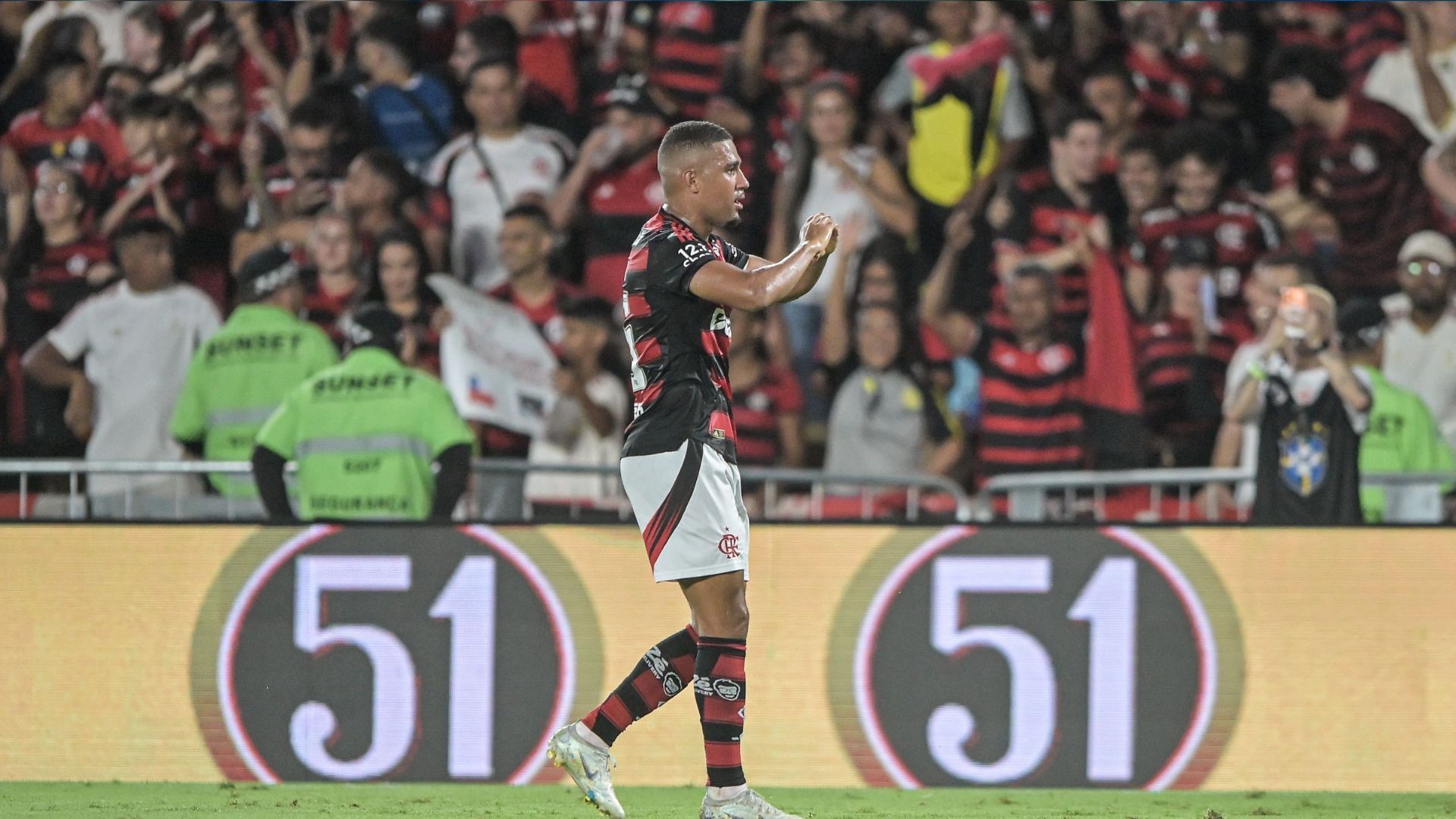 Samuel Lino marcou o gol da vitória do Flamengo sobre o Ceará. Foto: Divulgação | CBF