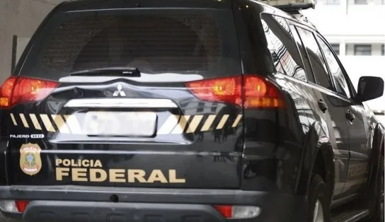 Ex-prefeitos de Eunápolis e Porto Seguro, marido e mulher são conduzidos à delegacia por suspeita de fraudes milionárias