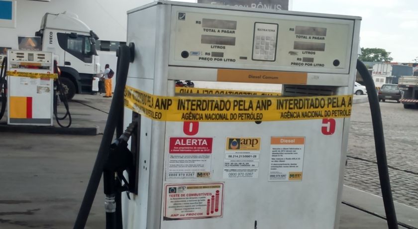 Postos de combust&iacute;veis s&atilde;o autuados na Bahia