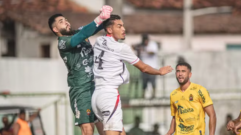 Victor Ferreira Esporte Clube Vitoria 2