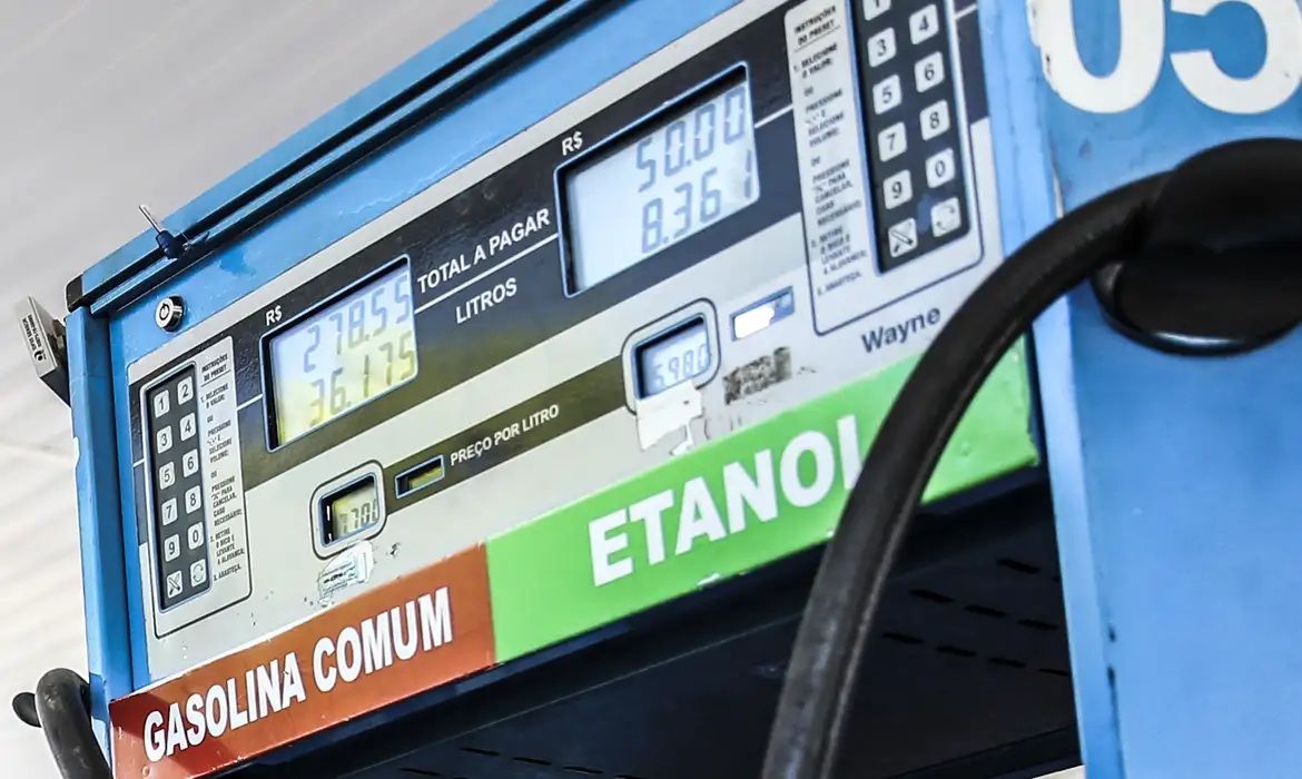 Bomba De Gasolina   Foto José Cruz Agência Brasil